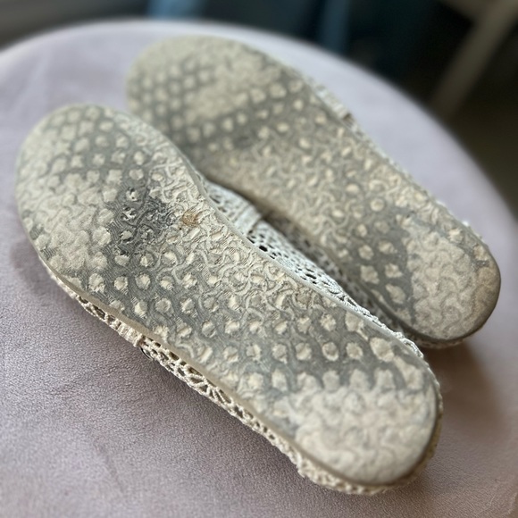 Tom’s Signature Alpargata slip-on shoes in Natural Moroccan Crochet US 5 - Picture 5 of 8